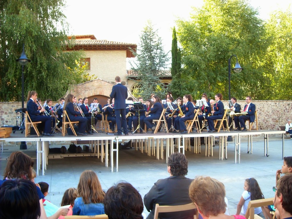 Actuación exitosa de la Banda de Música Mariano García, celebrando los 15 años de su creación