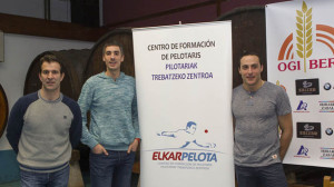 De izquierda a derecha, Fernando Goñi, Peio Martínez de Eulate y Juan Martínez de Irujo. (MIKEL SAIZ)