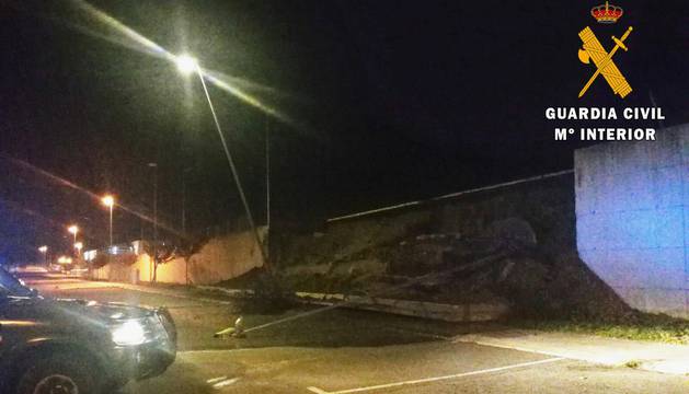 Se derrumba un muro de 15 metros de largo en Gamesa de Aoiz