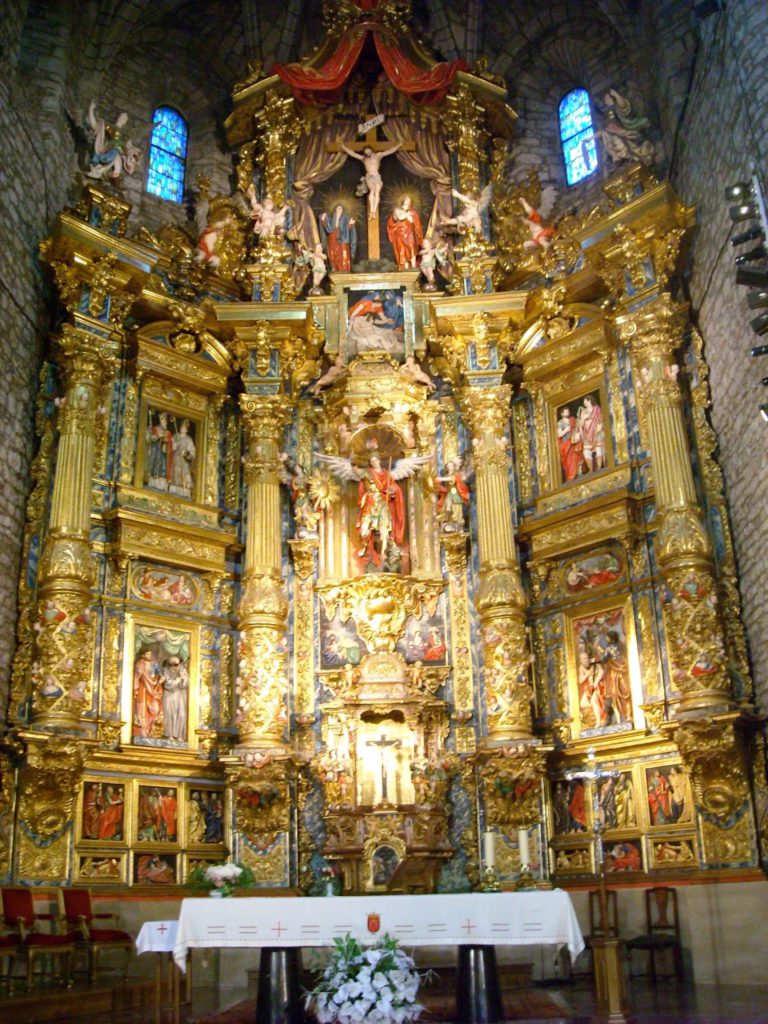 De la hechura, la distribución, el dorado y la pintura del retablo de la iglesia de Aoiz